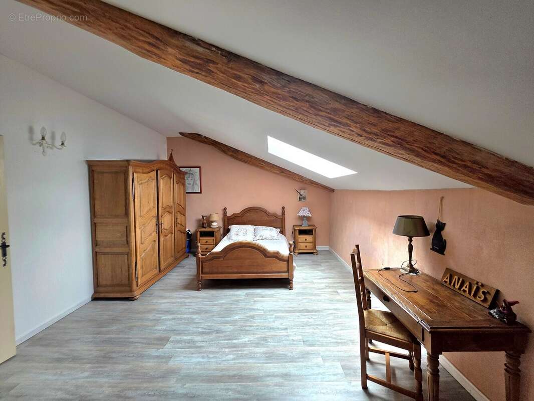 Le Vieux Chai– Spacieuse maison en pierre avec grange rénovée et vue panoramique - photo 12