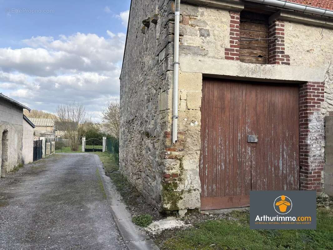 Terrain à MAUREGNY-EN-HAYE