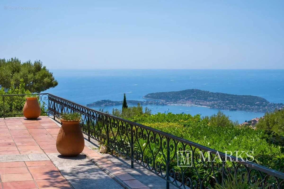 Maison à EZE