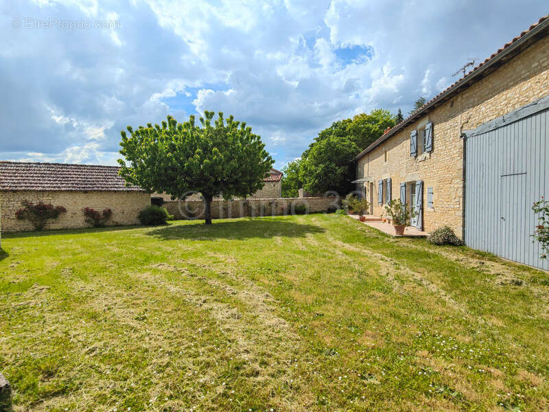 Maison à CIVRAY