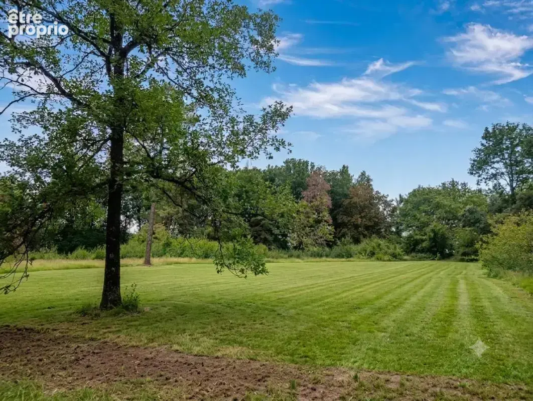 Photo Terrain à Marcillac-Saint-Quentin au prix de 40 000€