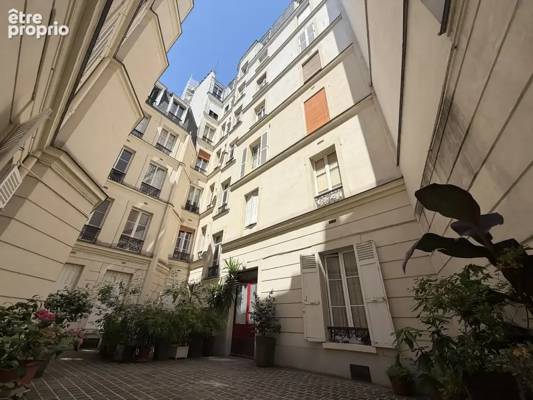 Place de la Nation - Appartement Haussmannien - photo 9