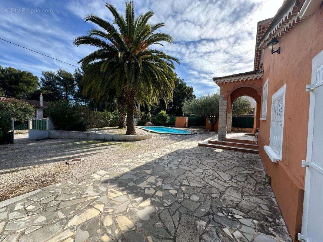 Maison à SIX-FOURS-LES-PLAGES