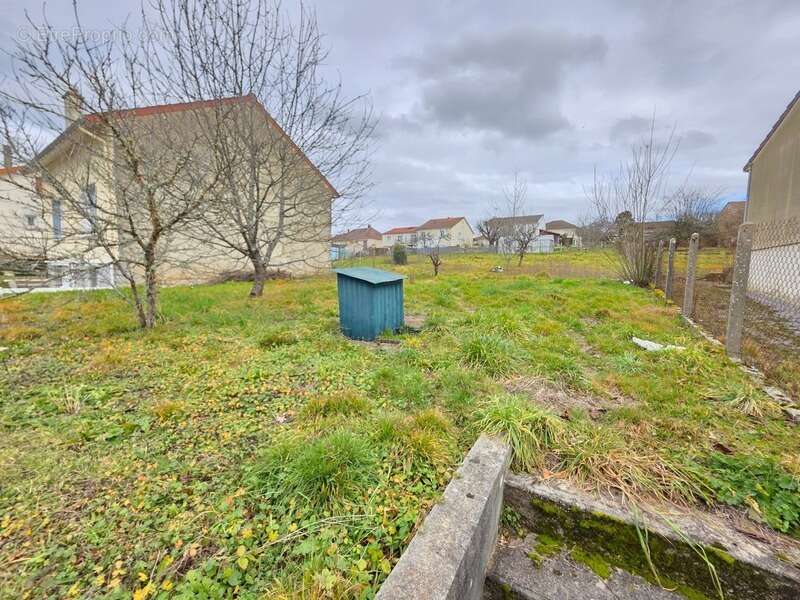 Terrain à LE PALAIS-SUR-VIENNE