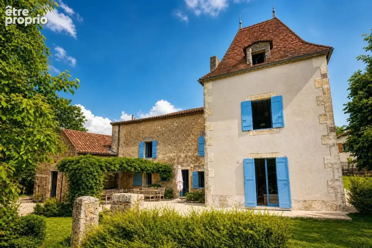 Maison à CHAMPCEVINEL