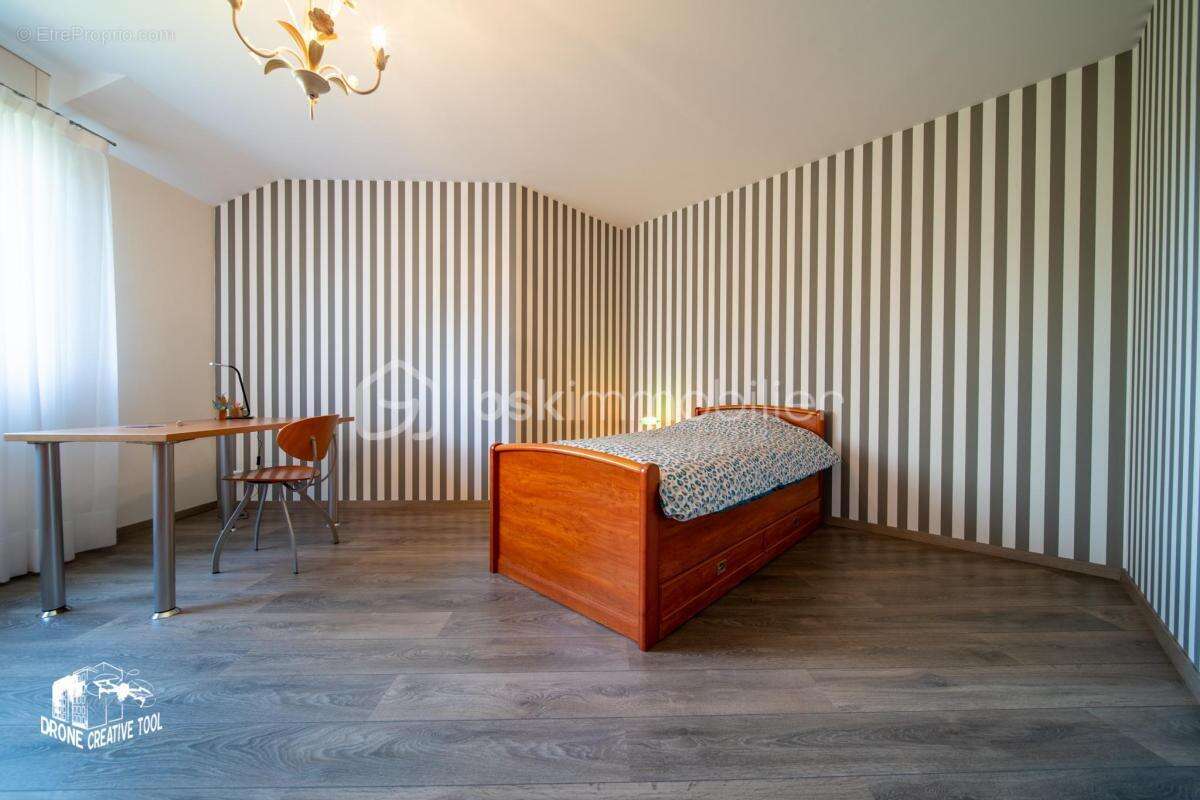 Maison d’architecte 290 m² – Parc paysager 8 000 m² – 5 ch – Entrée cathédrale – Secteur Boulay-Moselle - photo 16