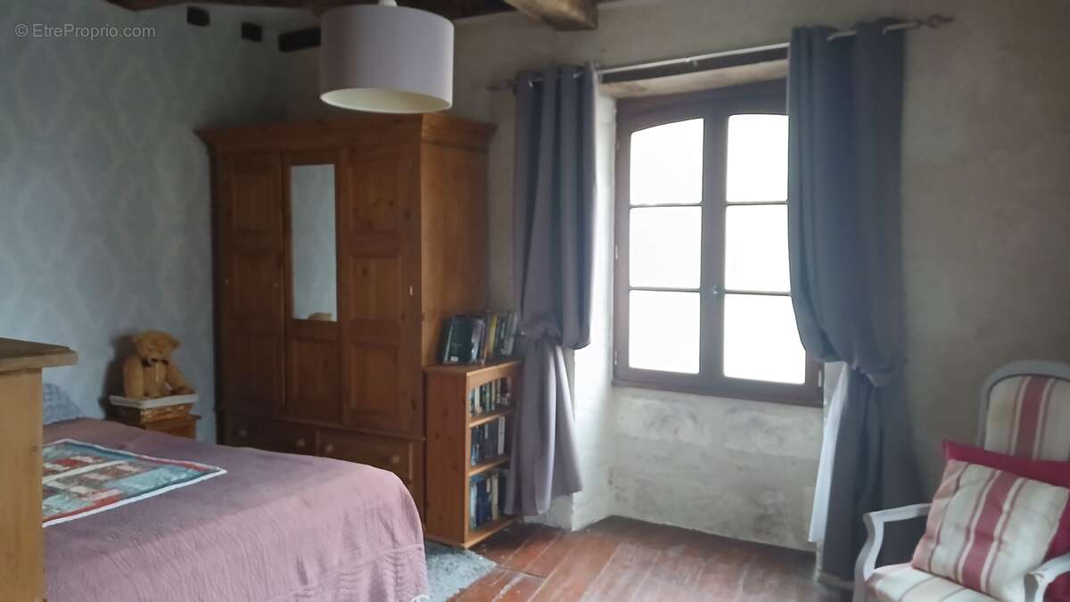 Maison 217 m² à Saint-Severin  - photo 38