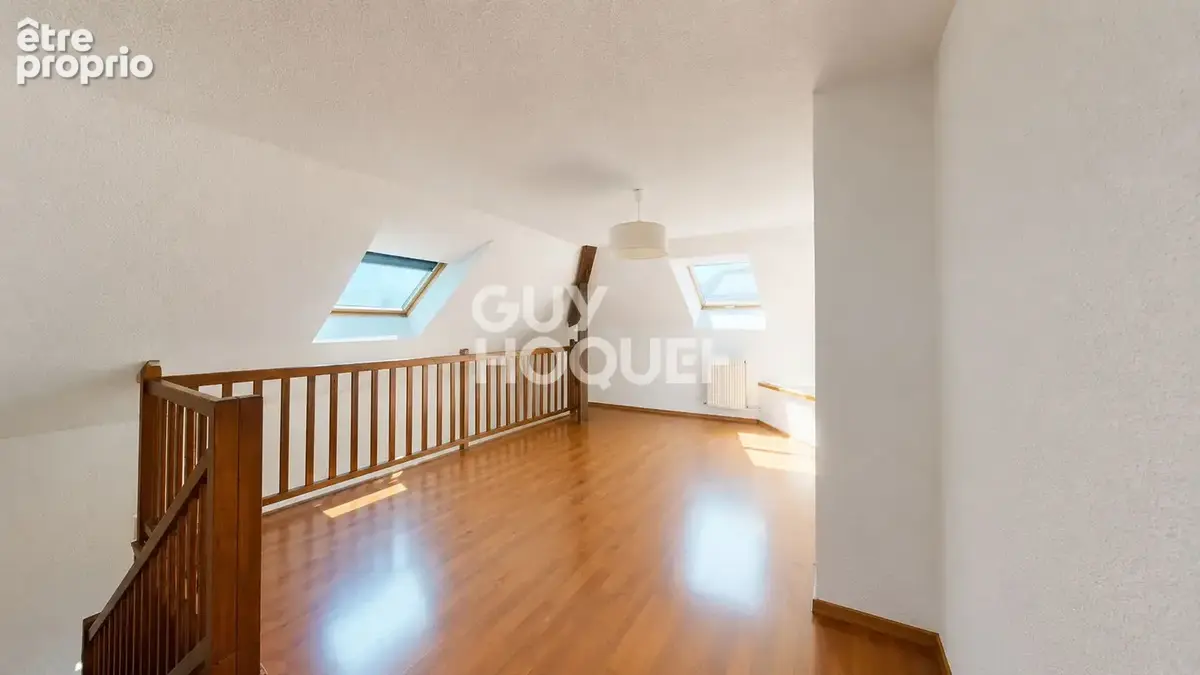 Triplex à 2 pas du lac - 103,05 m² - Sous sol - Parking - photo 8