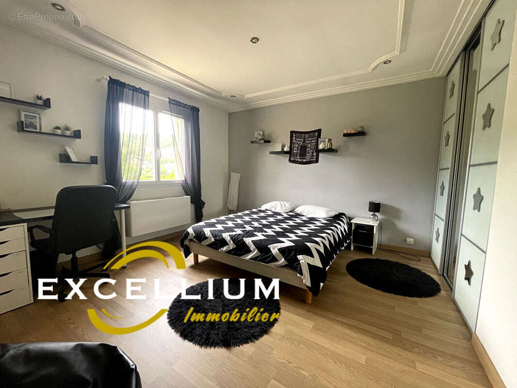 Maison à ROCHETAILLEE-SUR-SAONE