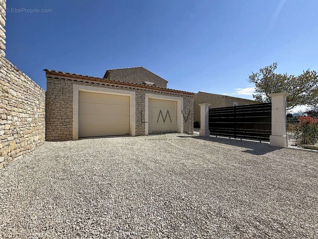 Maison à GORDES