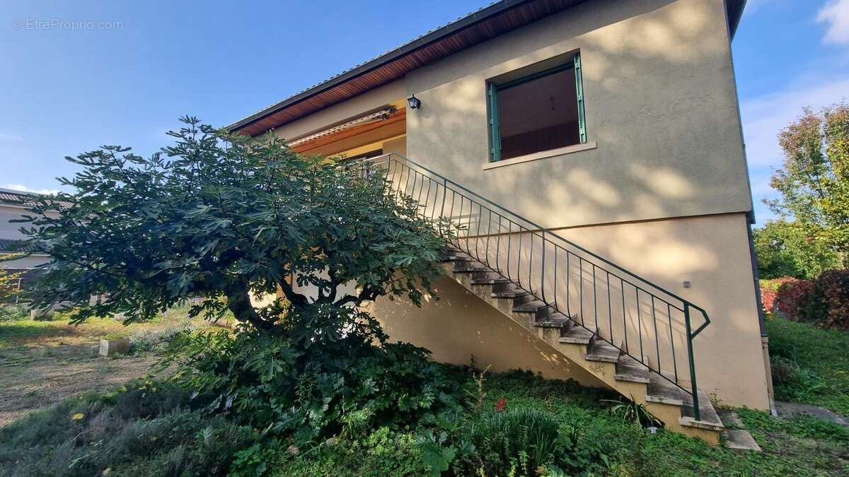 Maison à FONTAINES-SAINT-MARTIN