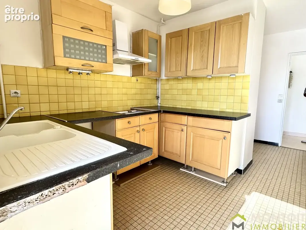 Appartement 4P - 80 m2 - 2 chambres - cave - parking sous-sol et parking exterieur - photo 3