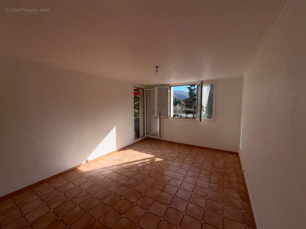 Appartement à MARSEILLE-11E