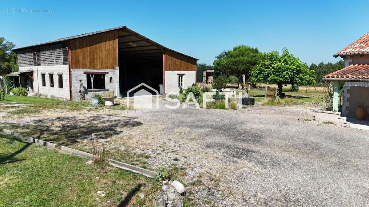 Maison 190 m² à Saint-Andre-De-Double  - photo 4