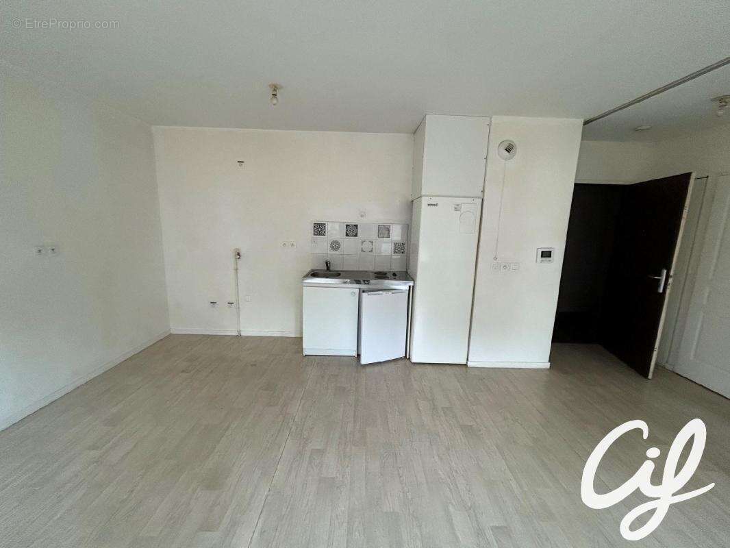 Appartement T2 Centre Ville - 43.32 m2  119 000 Euros - photo 3