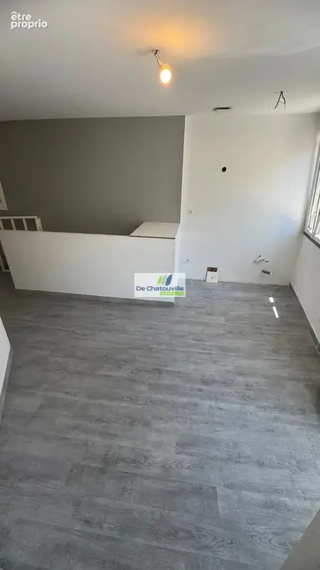 Cuges-les-pins centre   103 m2   commerce + logement - photo 9