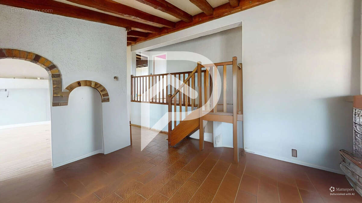 Maison  6 pièce(s) - photo 3