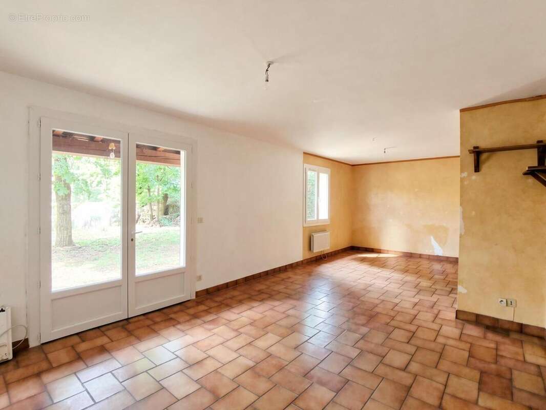   - Maison à THUEYTS
