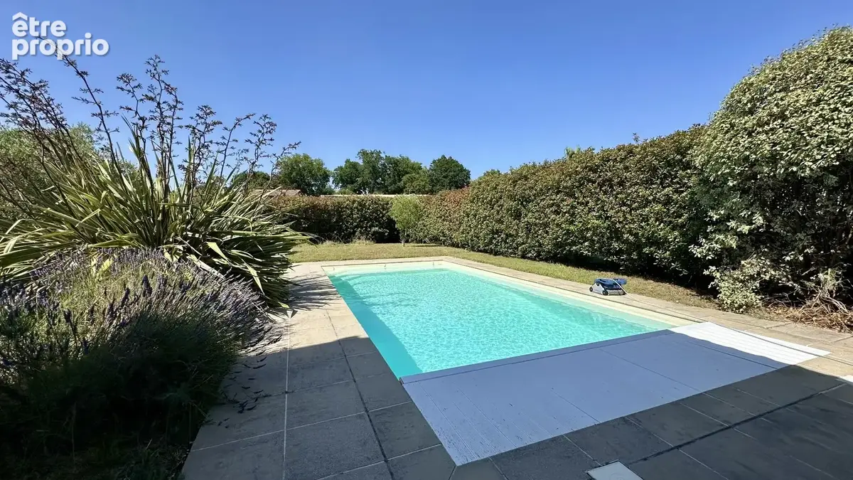 Villa contemporaine de 6 pieces de 133 m2 avec piscine et garage - photo 22