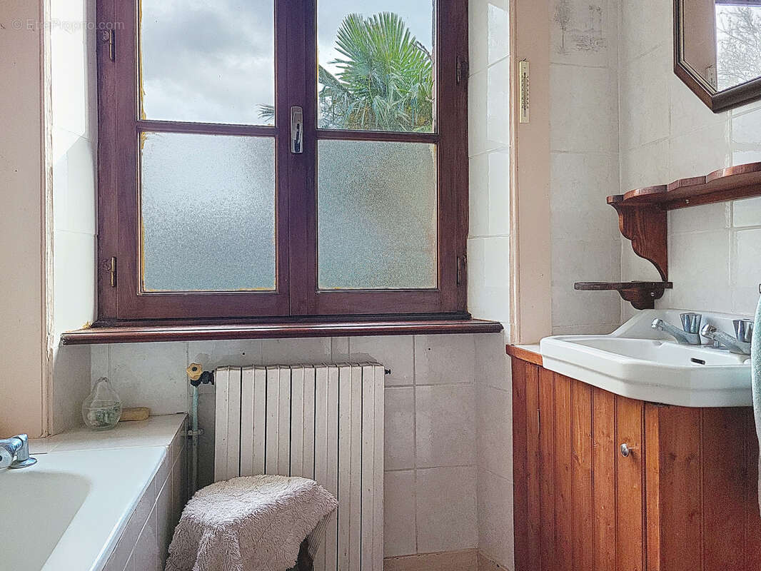 Maison à MONTMARTIN-SUR-MER