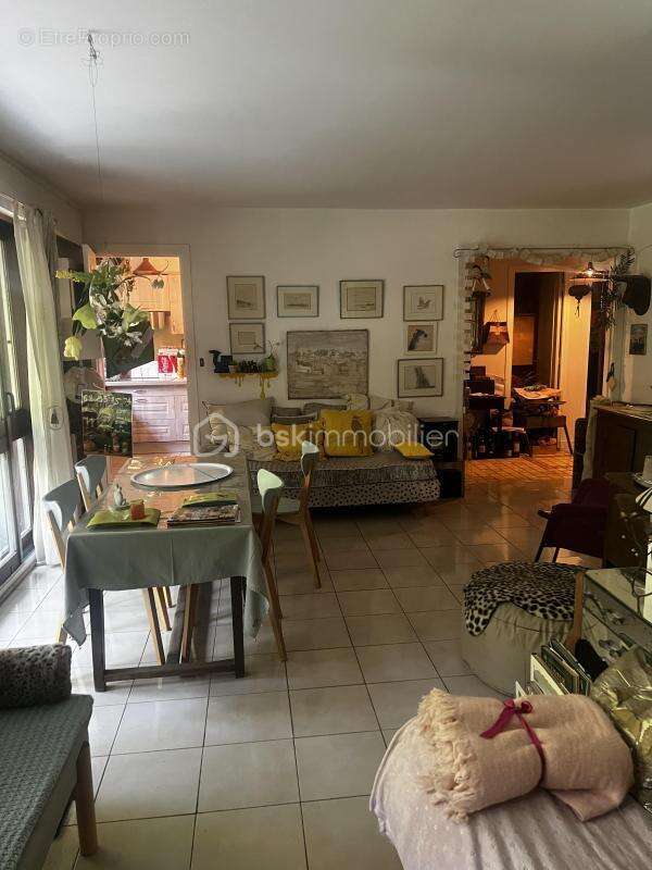 Appartement à CHILLY-MAZARIN