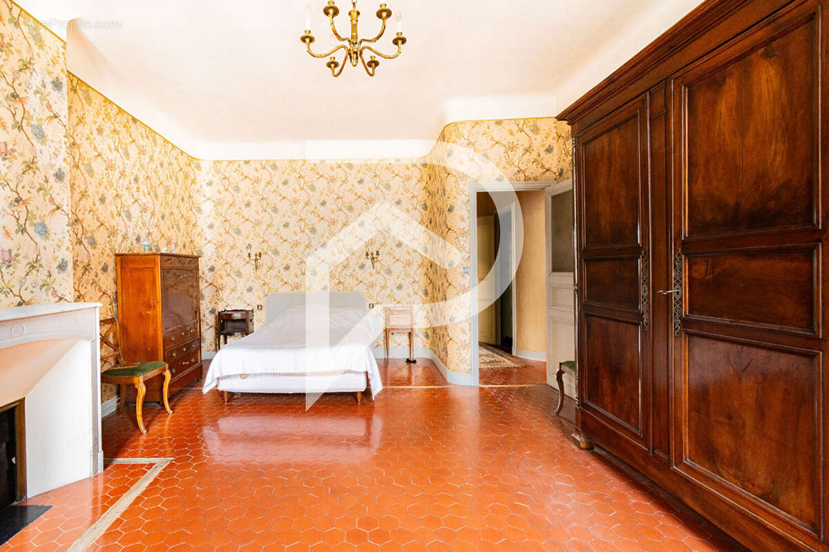 Appartement à MARSEILLE-5E