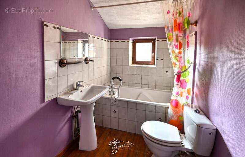 Maison à SAINT-GENIS-LAVAL