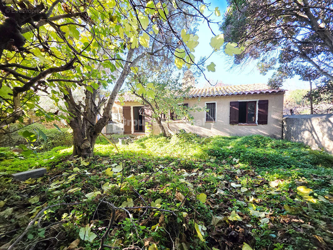 Maison à SAINT-CHAMAS