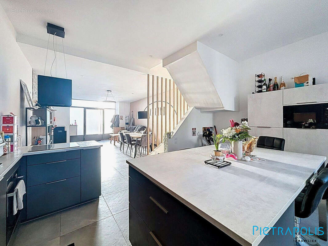 Maison 117 m² à Villecheneve  - photo 2