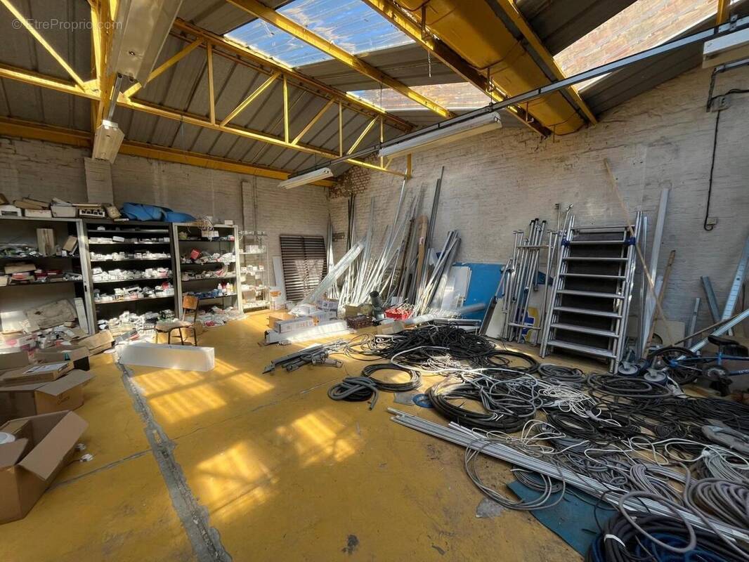 Photo 1 - Commerce à AMIENS