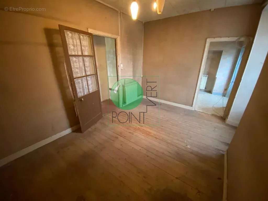 Maison à VERT-LE-PETIT