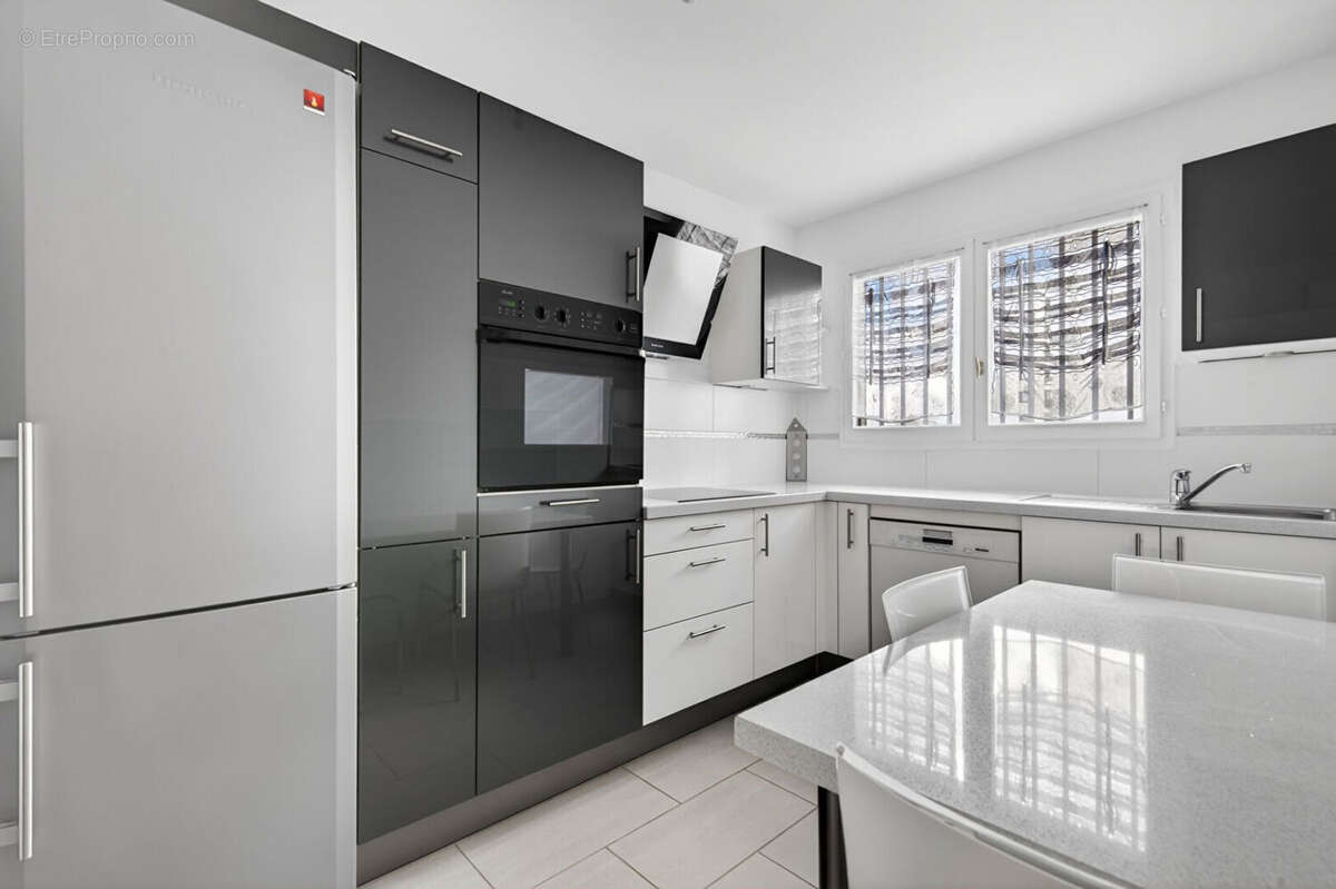 Appartement à PARIS-20E