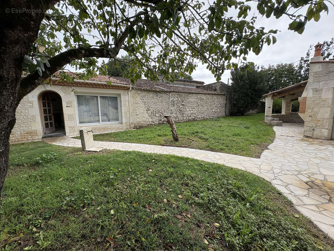 Maison à CORME-ECLUSE