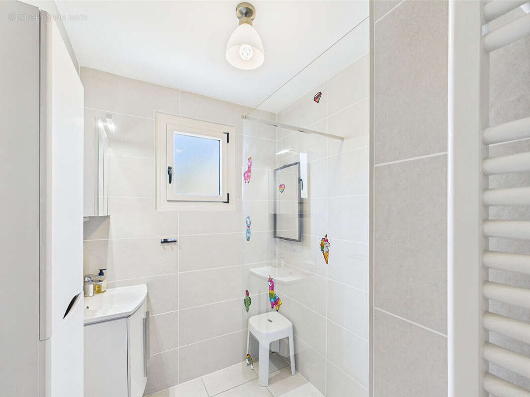 Maison à LIVRON-SUR-DROME