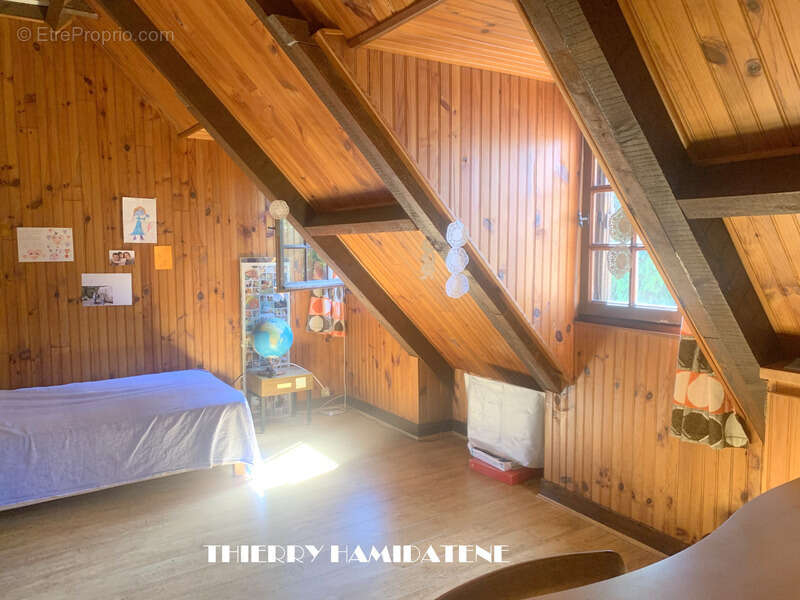 Val notre dame grande et belle maison 140m2 hbt 4 chambres ideal artisan s/sol total  100m2 3m de hauteur s/plafond grand jardin - photo 14