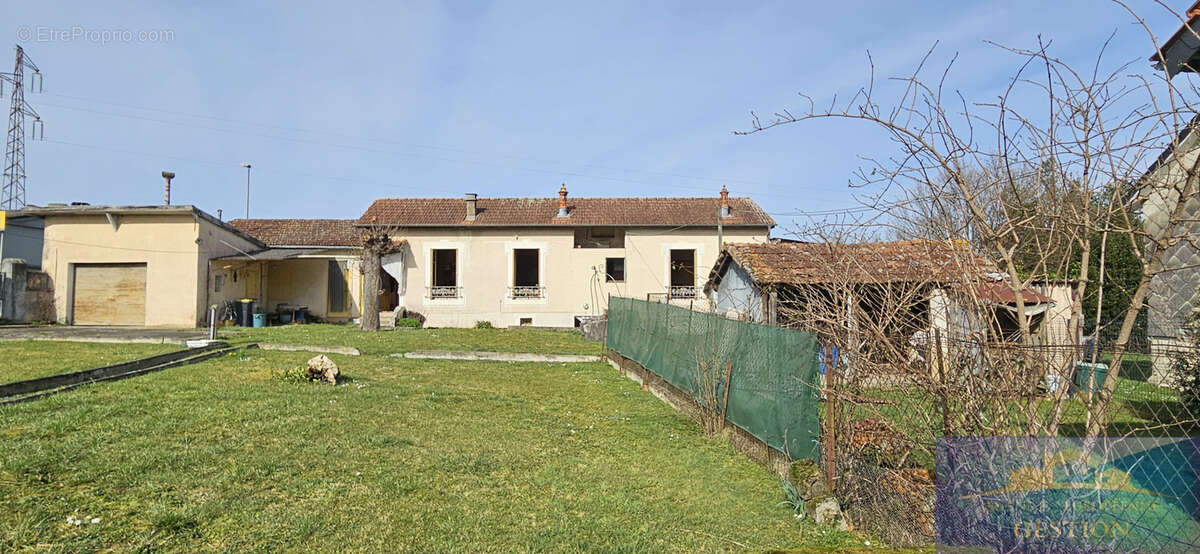 Maison à PONTACQ