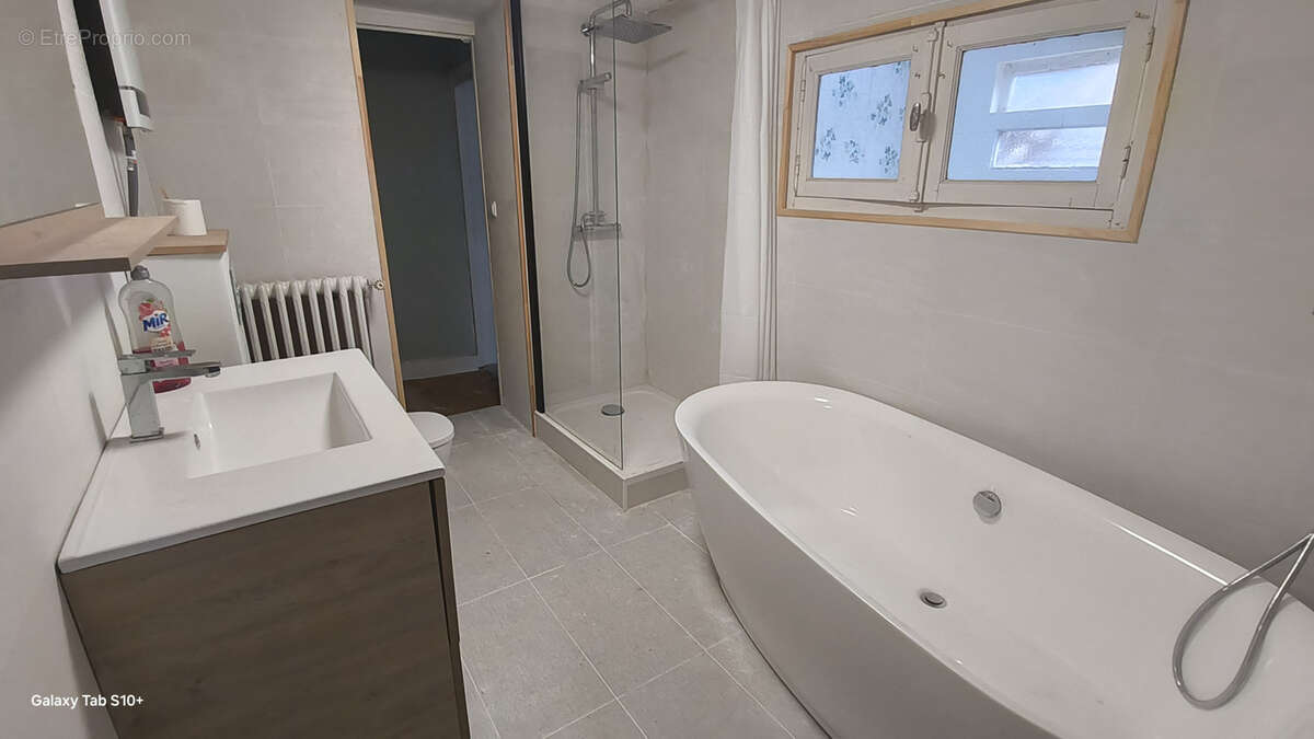 Maison à MAGNAC-BOURG