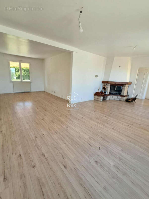 Maison sur sous sol , secteur prisé de Naintré 191.90 m2 - photo 3