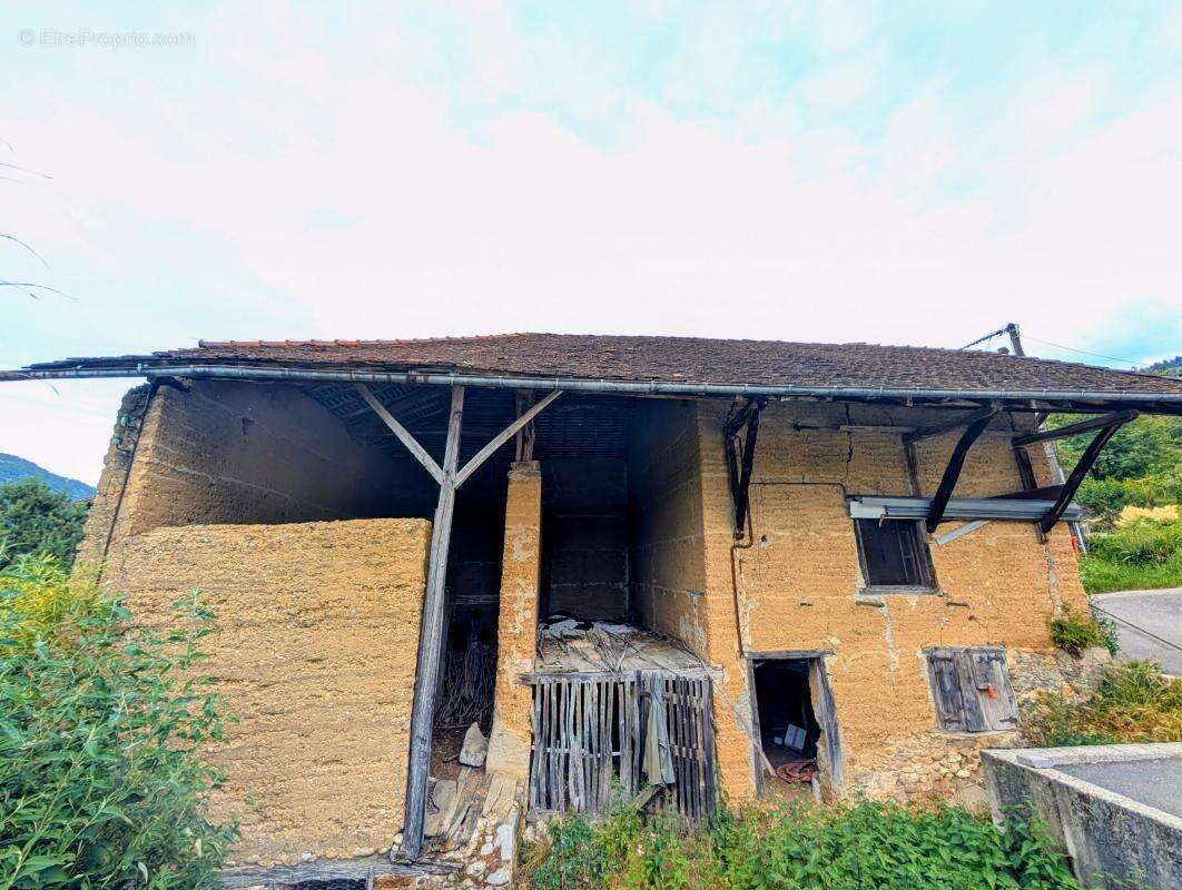 Maison 100 m² à Massieu  - photo 5