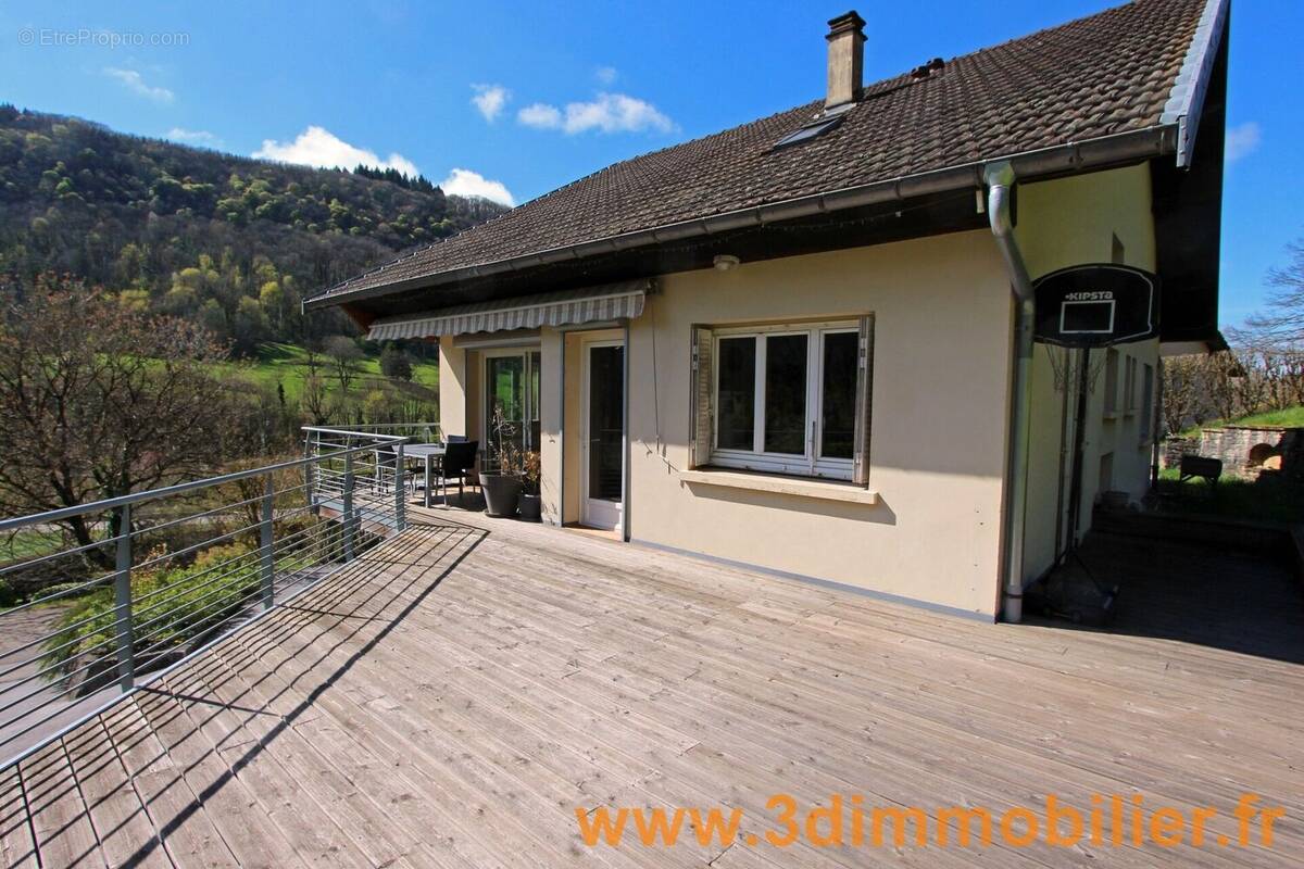 Photo 1 - Maison à LONS-LE-SAUNIER