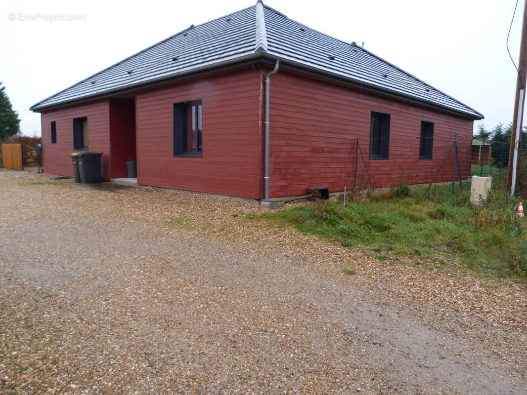 Maison à SAINT-GEORGES-SUR-LA-PREE