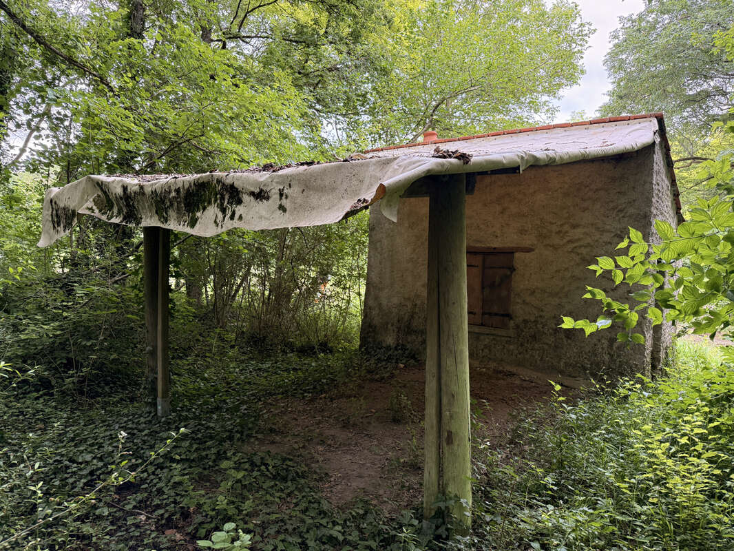 Terrain à AUTRUY-SUR-JUINE