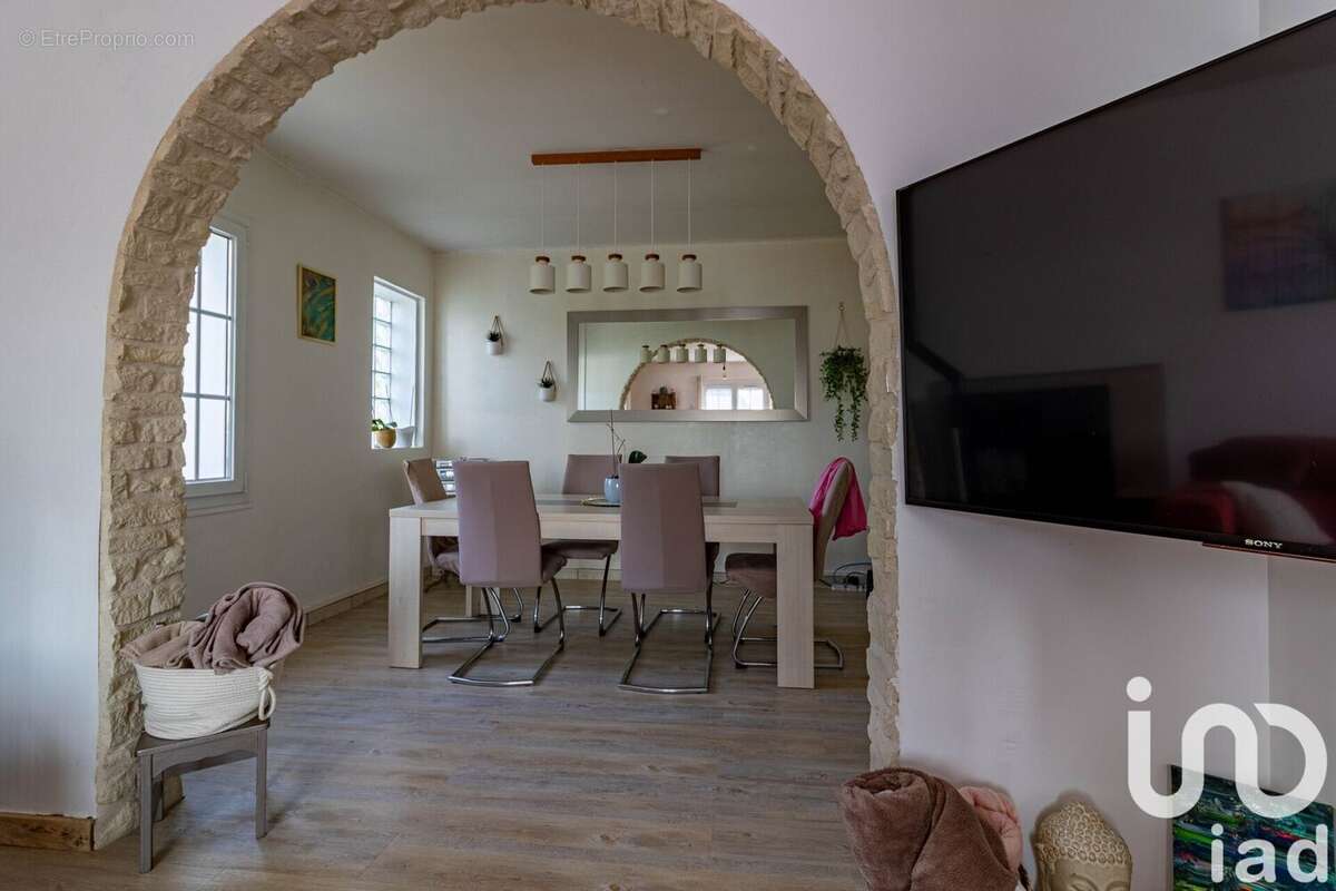 Photo 8 - Maison à DAMMARTIN-EN-SERVE