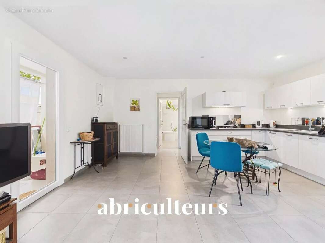 Appartement à PELISSANNE