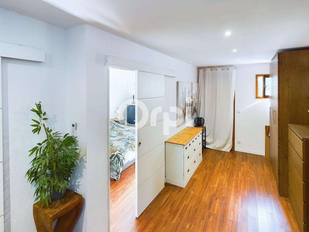 Maison rénovée - trois chambres possibles - prestations intérieures et extérieures de qualité -  belle pièce à vivre lumineuse - - photo 7