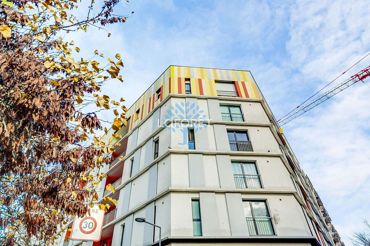 Appartement à LES LILAS