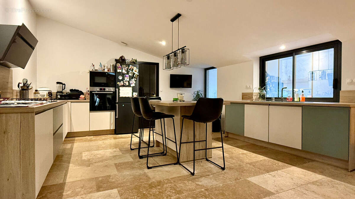 Maison à SAINT-GERMAIN-DE-MARENCENNES