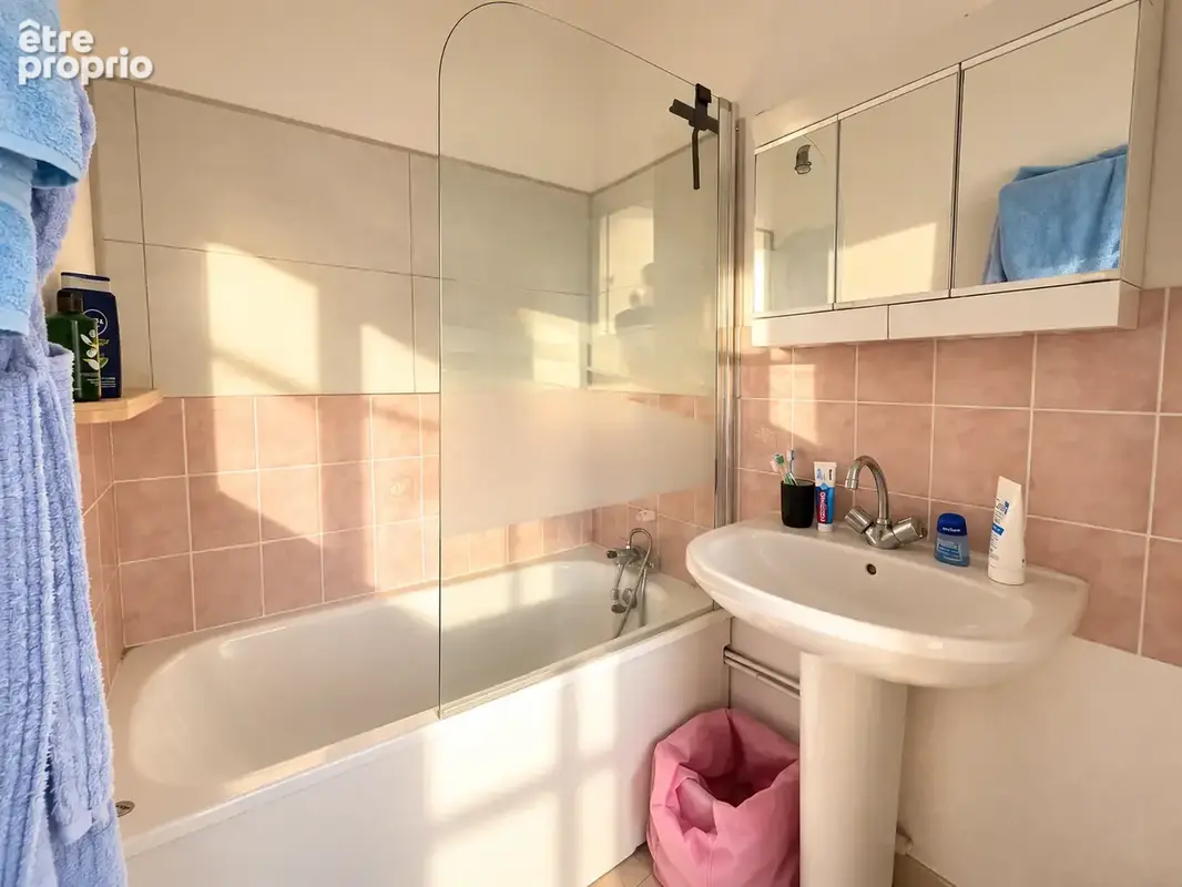 Xxx sous offre xxx les galhaubans 2 peces 22m2 parfait etat avec grand balcon plein sud ! - photo 10