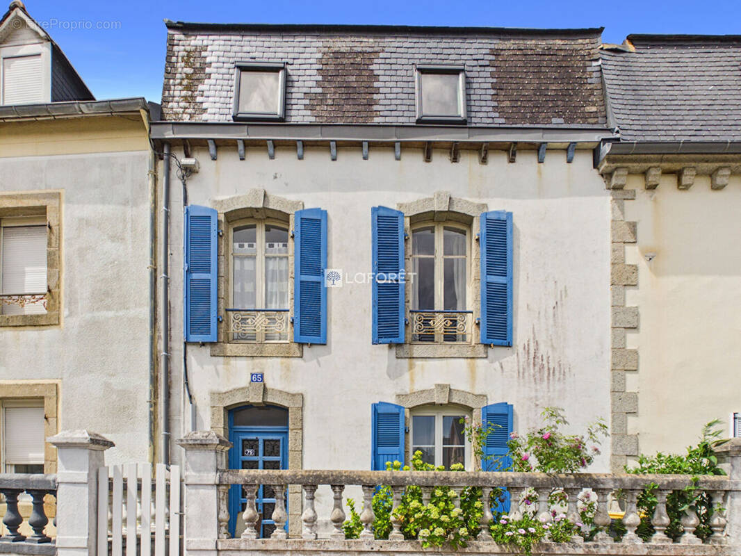 Maison à PONT-DE-BUIS-LES-QUIMERCH