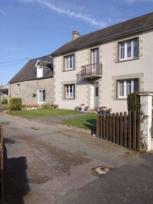 Propriété À VENDRE avec maison et gîte indépendant, dépendances et terrain de 5 000 m² – Mortain LE NEUFBOURG (50) - Mortain - photo 25